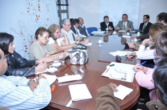 Diálogo permanente con Gremios de la Salud