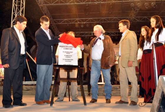 El Gobernador inauguró las nuevas obras en el predio de la Serenata a Cafayate 
