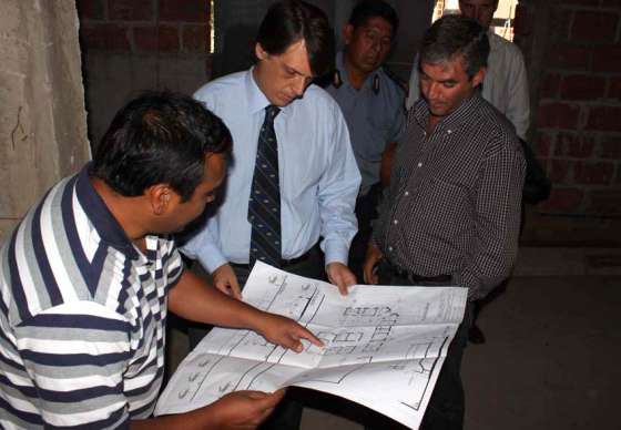 Kosiner supervisó las obras de la nueva comisaría de la Banda Este en Güemes 