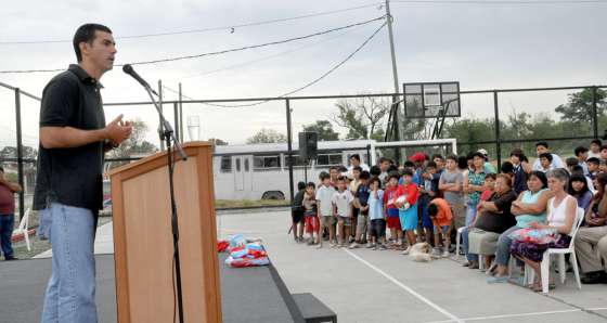 “Queremos igualdad y dignidad para todos los salteños”, dijo Urtubey al inaugurar un playón deportivo   