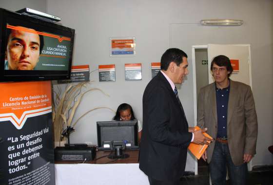 Kosiner recorrió el nuevo Centro de Licencia de Conducir en Orán