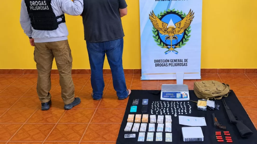110645-cuatro-detenidos-y-mas-de-10-mil-dosis-de-droga-secuestradas-en-joaquin-v-gonzalez