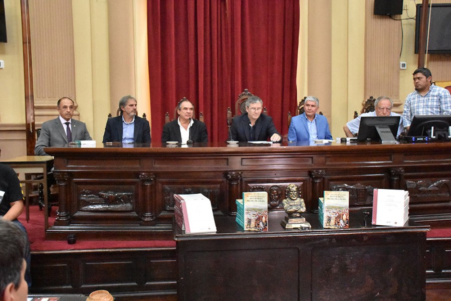 El organismo del Ministerio de Gobierno, Derechos Humanos, Trabajo y Justicia presentó hoy el libro de Hugo Solorza, en el marco del 235 aniversario del nacimiento del héroe nacional.