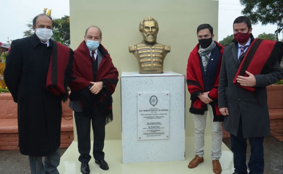 Así lo expresó el ministro Villada en la inauguración de un busto y en el descubrimiento de una placa por los 200 años del fallecimiento del héroe nacional en la localidad de General Güemes.  