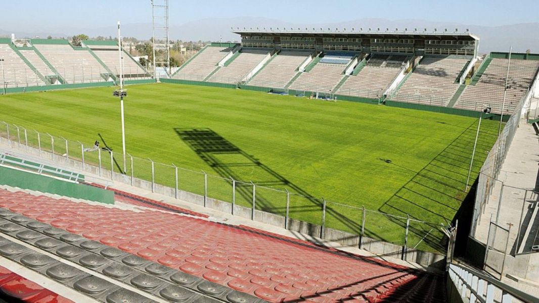 Noticia: Se vacunará contra COVID-19 en el Estadio Martearena