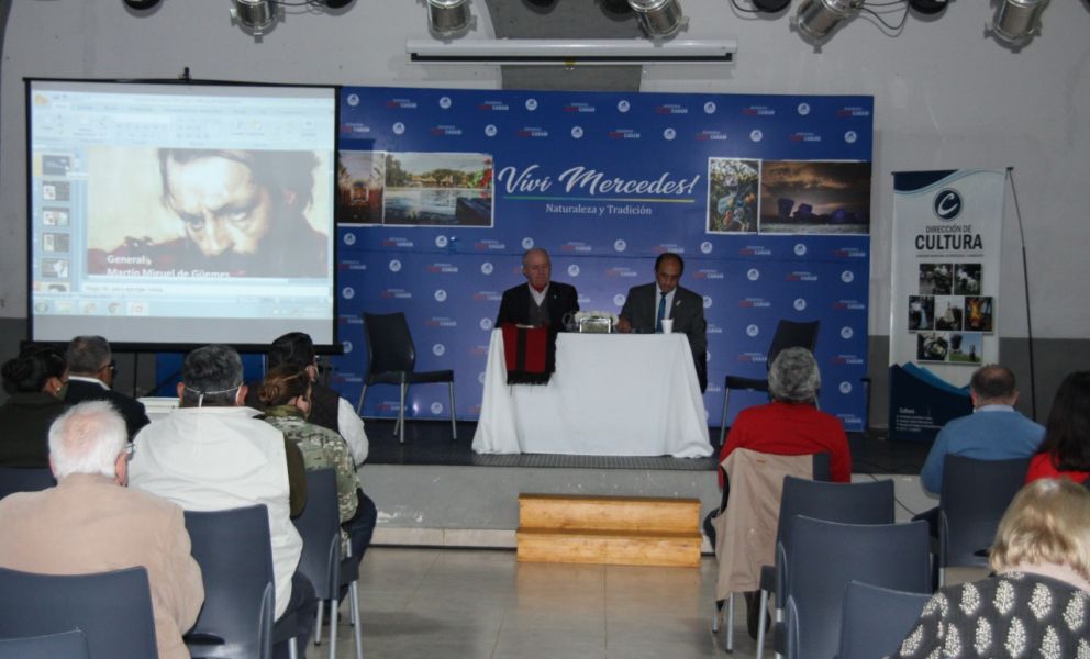 Fue a través de una jornada de capacitación que la Comisión Provincial del Bicentenario dictó en la ciudad de Mercedes. En la oportunidad, también se donó material bibliográfico e histórico sobre Salta y el héroe gaucho a bibliotecas locales.