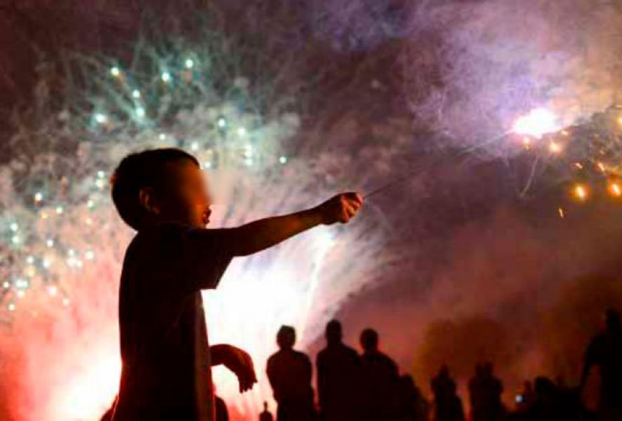 Cómo evitar quemaduras por fuegos artificiales