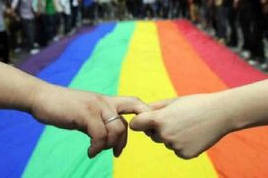 La aprobación de la Ley de 26618 permitió la ampliación de la figura del matrimonio a otras parejas, se aprobó el 15 de julio de 2010 y constituyó un punto de inflexión en la lucha por los derechos de las personas LGTB+.