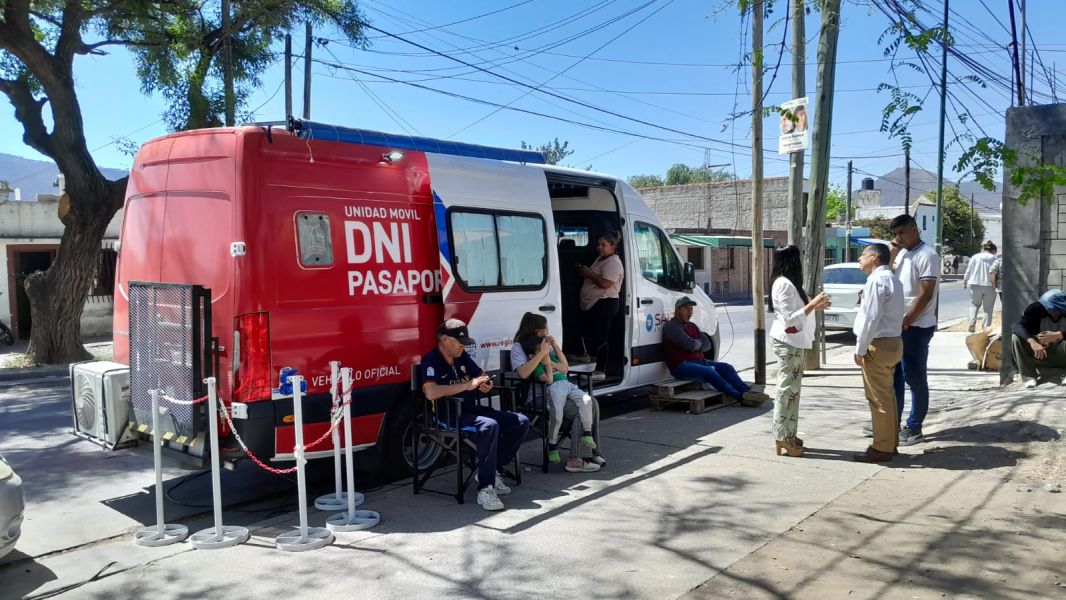 Los interesados podrán acceder a los servicios de identificaciones hoy viernes de 9 a 16 horas. Estará ubicado frente a la  Unidad Educativa “Evaristo Piñon Arias”.