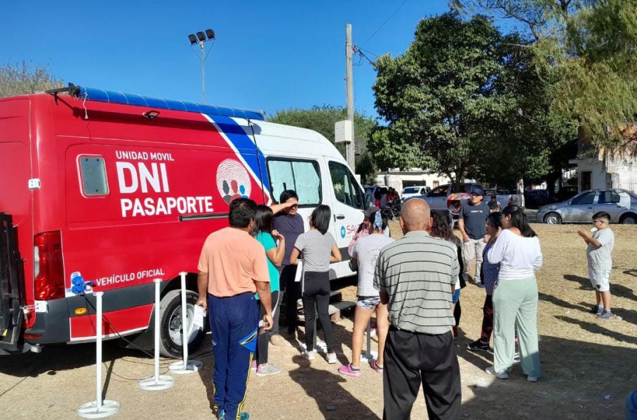 El Registro Civil se instalará hoy, sábado 4, en el playón deportivo del barrio. Los interesados podrán acceder a los servicios del organismo de 9 a 16 horas.