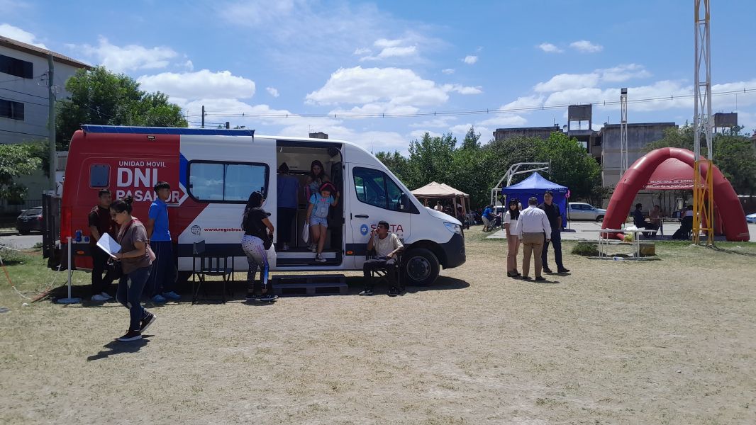 El Registro Civil realizó un operativo de identificación en la zona sur y los vecinos también pudieron hacer consultas sobre seguridad social, discapacidad, salud y rentas.