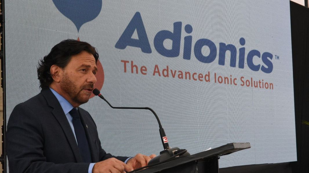98163-el-gobernador-saenz-anuncio-que-la-minera-rio-tinto-adquirira-arcadium-lithium