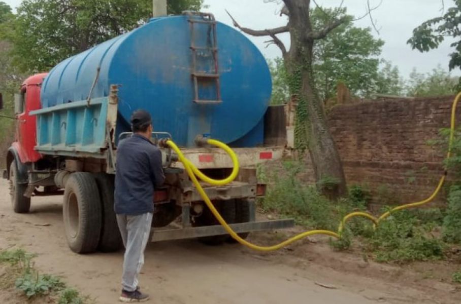 Casi 14 millones de litros de agua fueron distribuidos por la Delegación de Asuntos Indígenas en comunidades del norte provincial