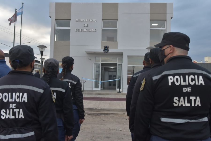 Sáenz inauguró una base operativa policial en El Huaico que beneficiará a más de 5 mil familias