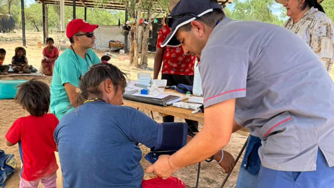 Atención médica en diferentes parajes de las zonas declaradas en emergencia sociosanitaria