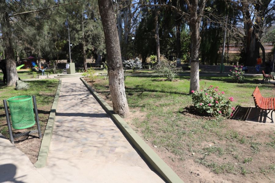 Agua para 70 familias y nueva plaza en Betania y obra de adoquinado en Cobos