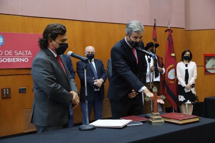 El gobernador Sáenz tomó juramento a nuevos funcionarios del Ejecutivo
