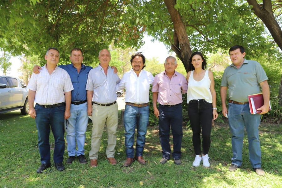 Reunión convocada por el Gobierno de la provincia a intendentes y legisladores de Anta.