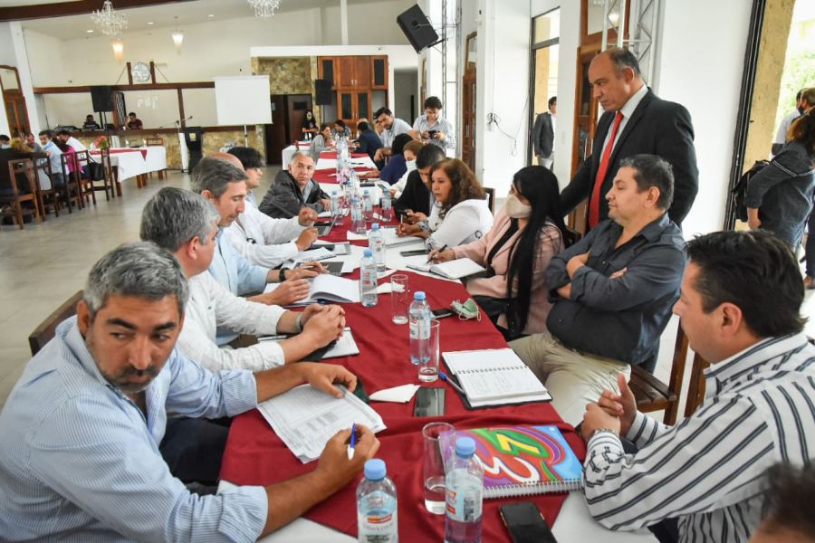 Catorce intendentes y legisladores de siete departamentos salteños analizaron temas del Presupuesto