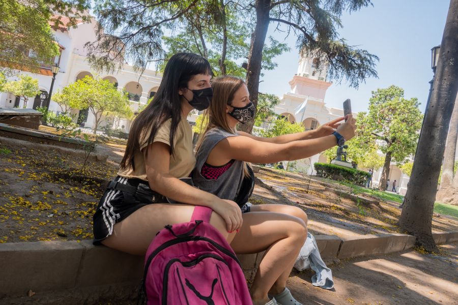 Turistas nacionales y extranjeros disfrutan el verano en Salta