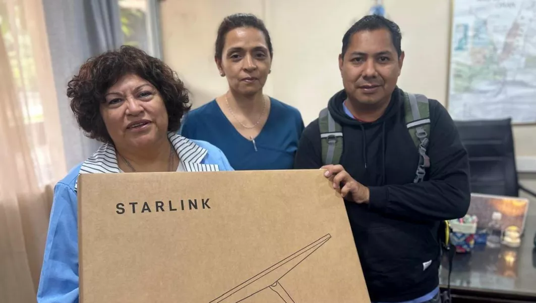 22636-establecimientos-sanitarios-de-los-toldos-accedieron-a-internet-satelital