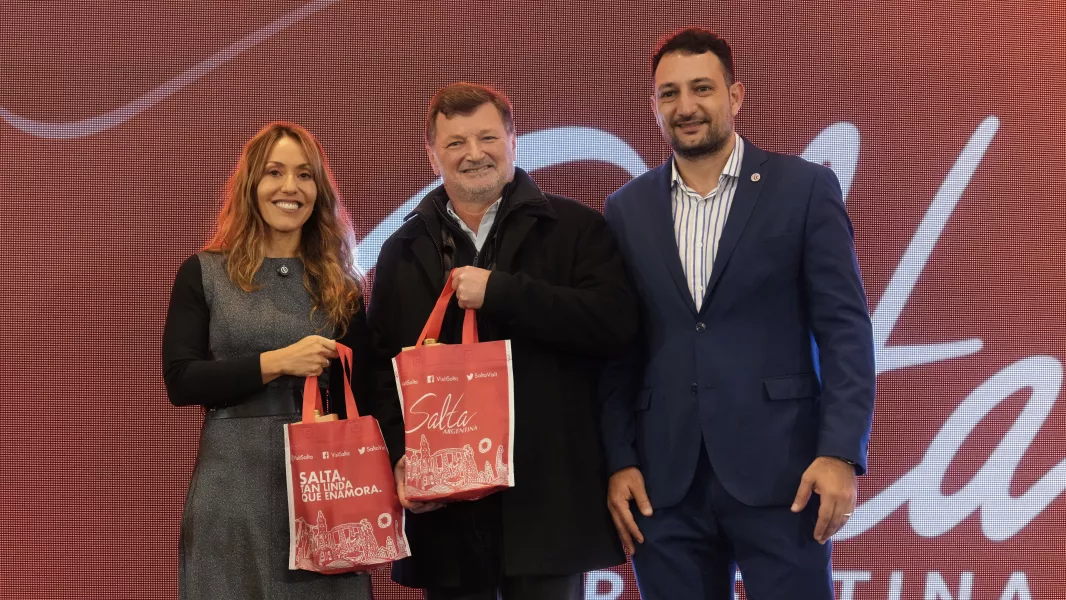 Salta consolidó su oferta turística en Buenos Aires ante una masiva convocatoria.