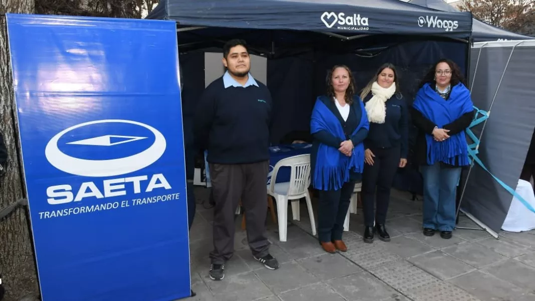Sáenz participó de la gran muestra Estudiá Salta que convocó a miles de jóvenes y familias
