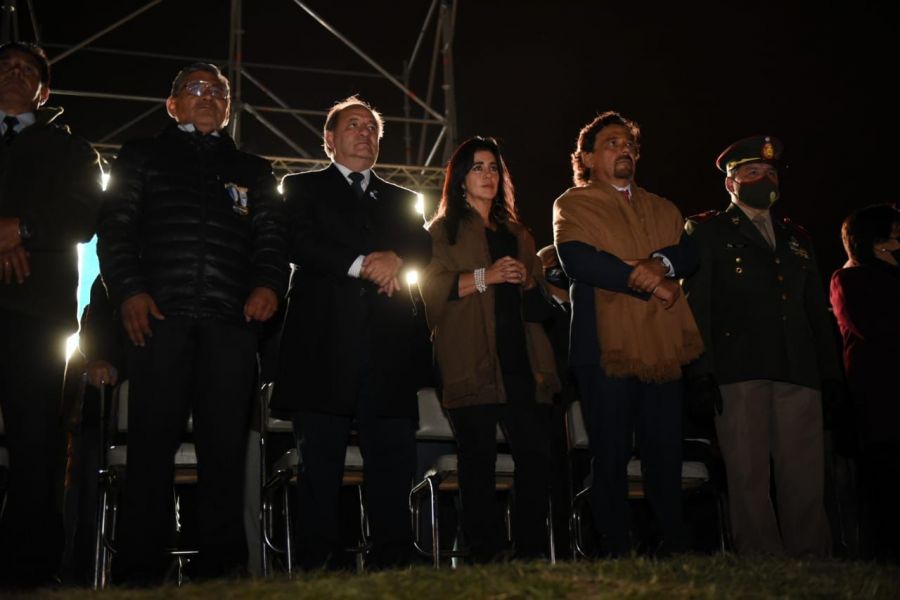 A 40 años de la gesta de Malvinas, el gobernador Sáenz encabezó la vigilia patriótica