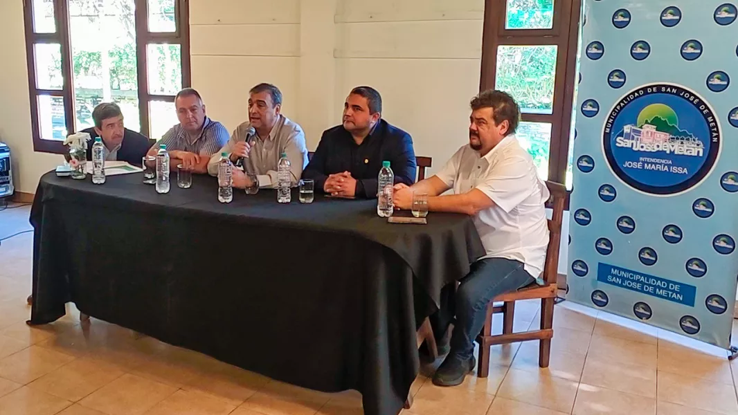 24391-salud-publica-y-municipios-del-sur-saltenio-firman-un-convenio-de-descentralizacion-para-agili