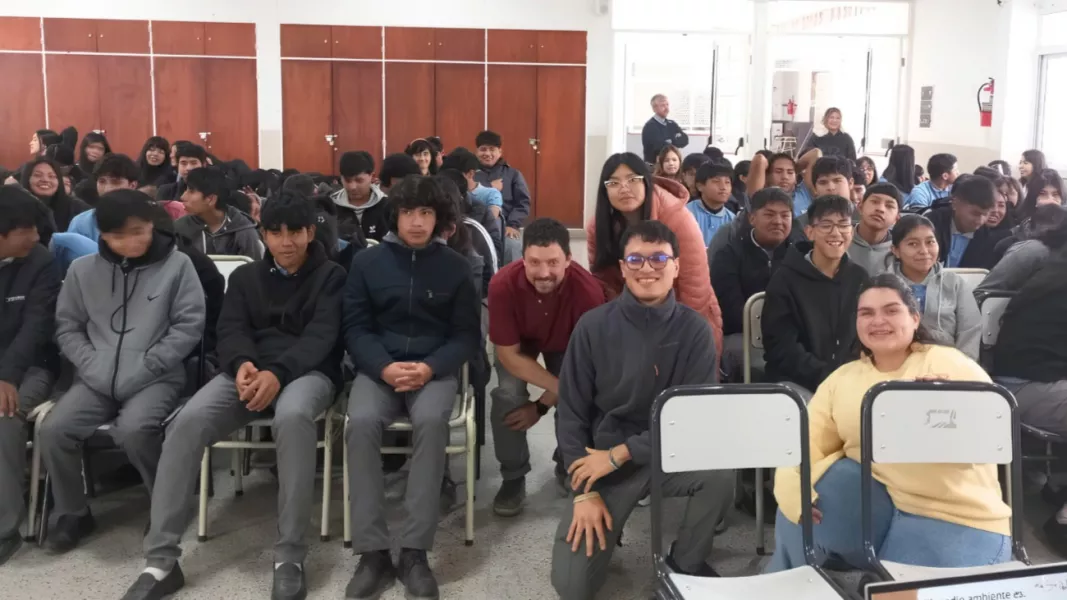 Docentes y estudiantes de Cerrillos se capacitan para prevenir incendios forestales