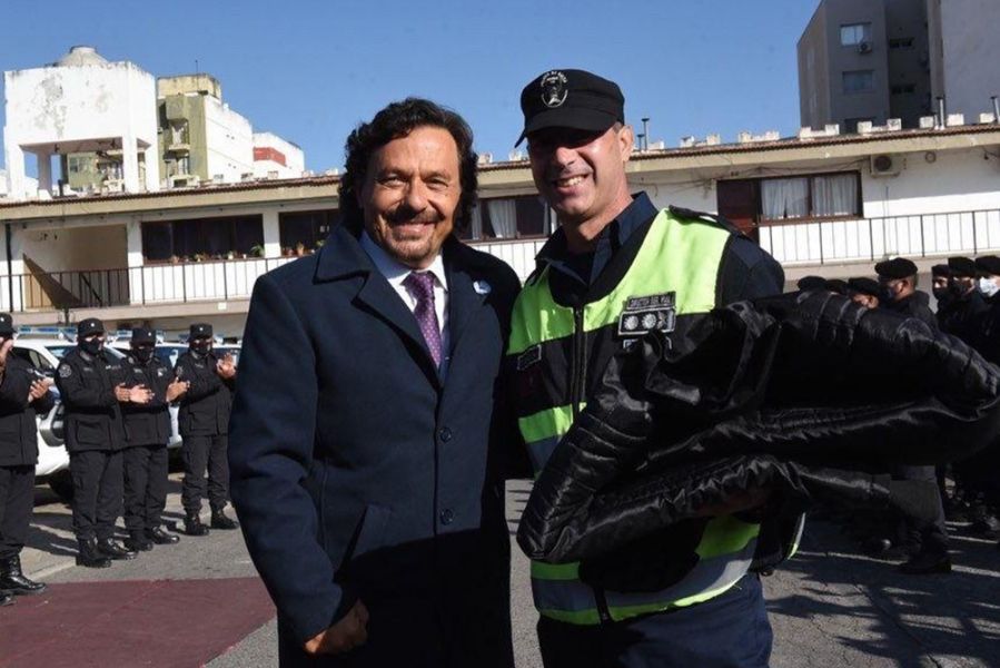 Sáenz entregó 14 patrulleros a la Policía: “Invertir en seguridad es fundamental para que los salteños vivan mejor”
