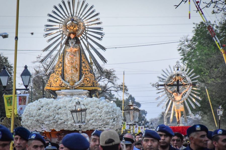 El pueblo de Salta renovó el Pacto de Fidelidad con el Señor y la Virgen del Milagro.