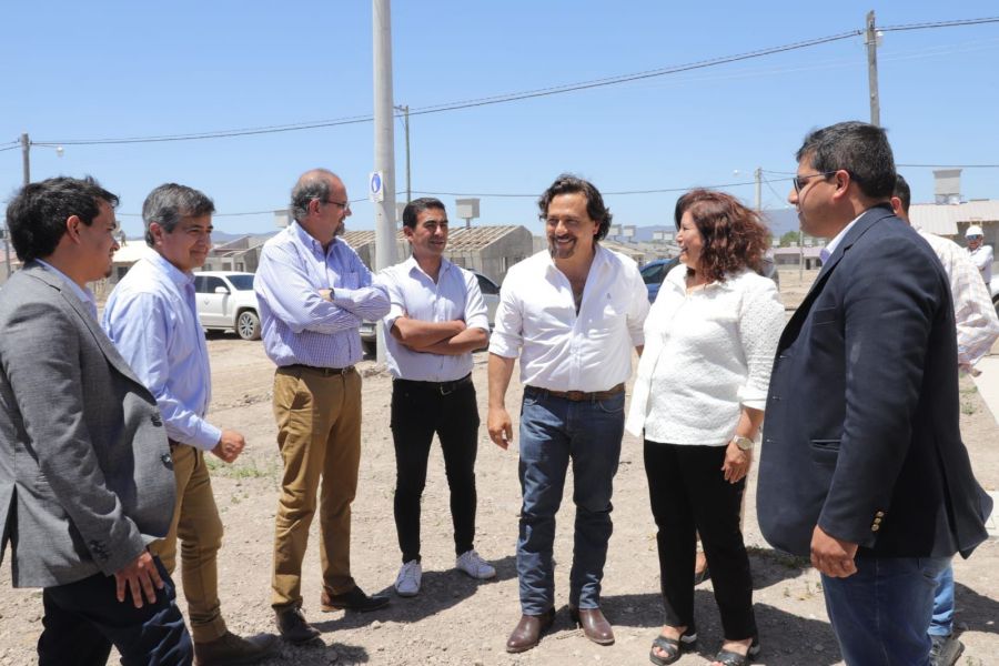 En Cerrillos Sáenz supervisó obras de viviendas, agua y saneamiento.