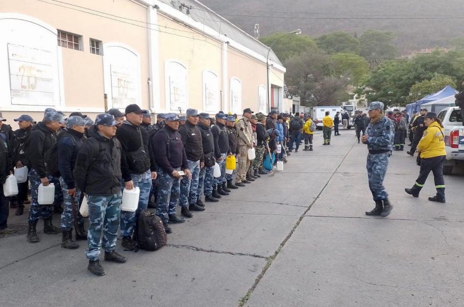 El gobernador Sáenz verificó el operativo integral que se despliega en el Cerro 20 de Febrero