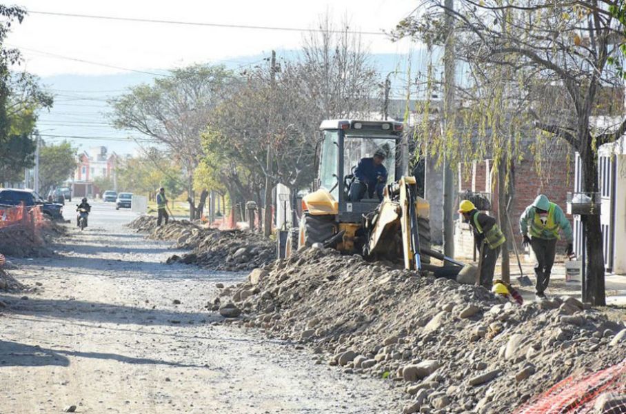 Recambio de cañerías: la primera etapa de barrio El Huaico está próxima a completarse