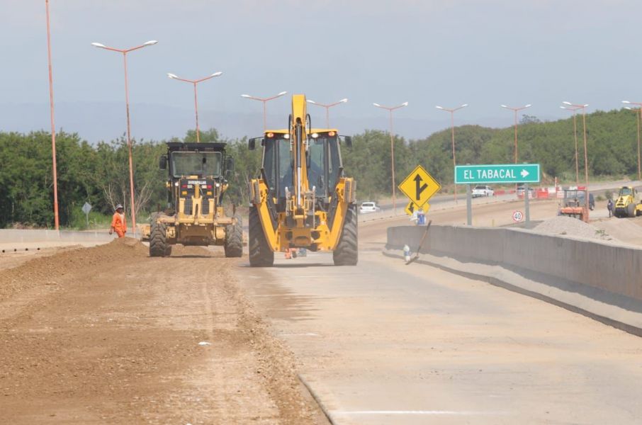 Tras 17 años, finaliza la reconstrucción de la autopista Pichanal-Orán: Sáenz supervisó los trabajos
