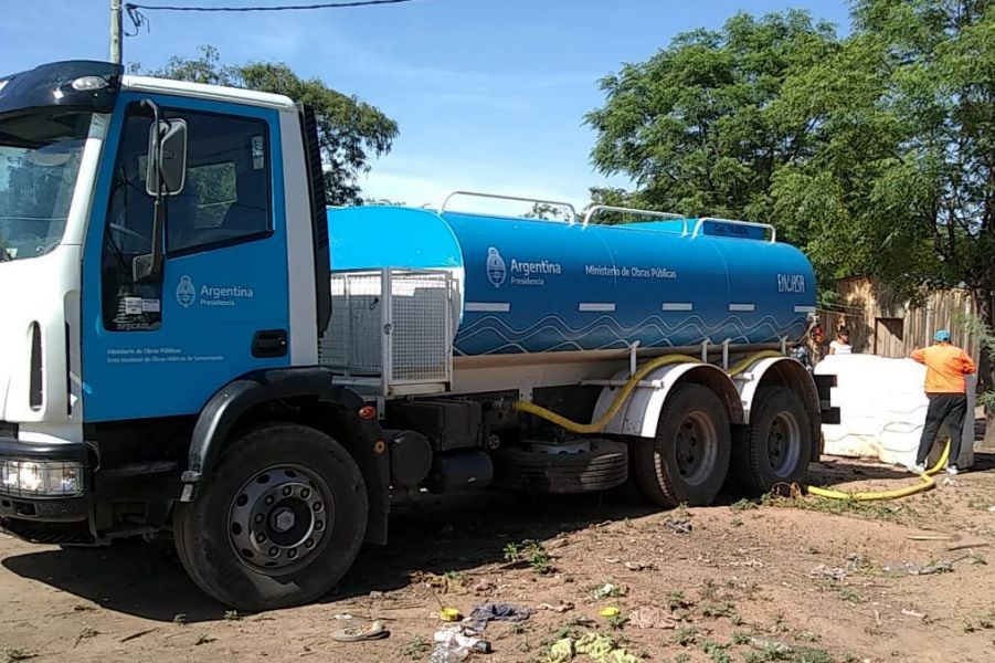 La Delegación de Asuntos Indígenas gestionó la distribución de más de un millón de litros de agua en los departamentos declarados en emergencia sociosanitaria