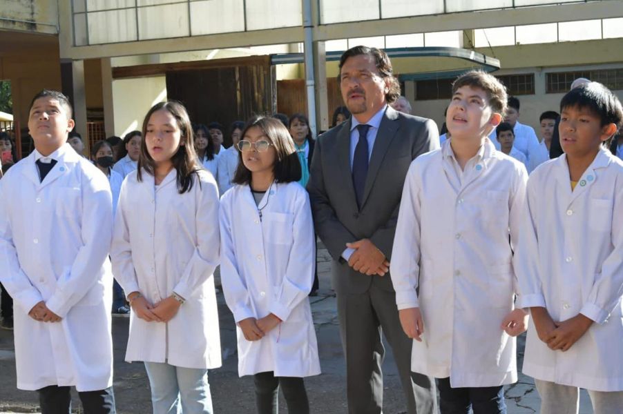 Más de 470 mil alumnos iniciaron hoy las clases en Salta: Sáenz abrió el ciclo lectivo 2023