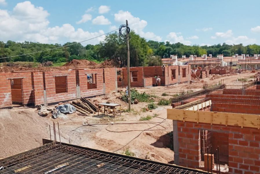 La construcción de 40 viviendas en Coronel Moldes genera empleo local