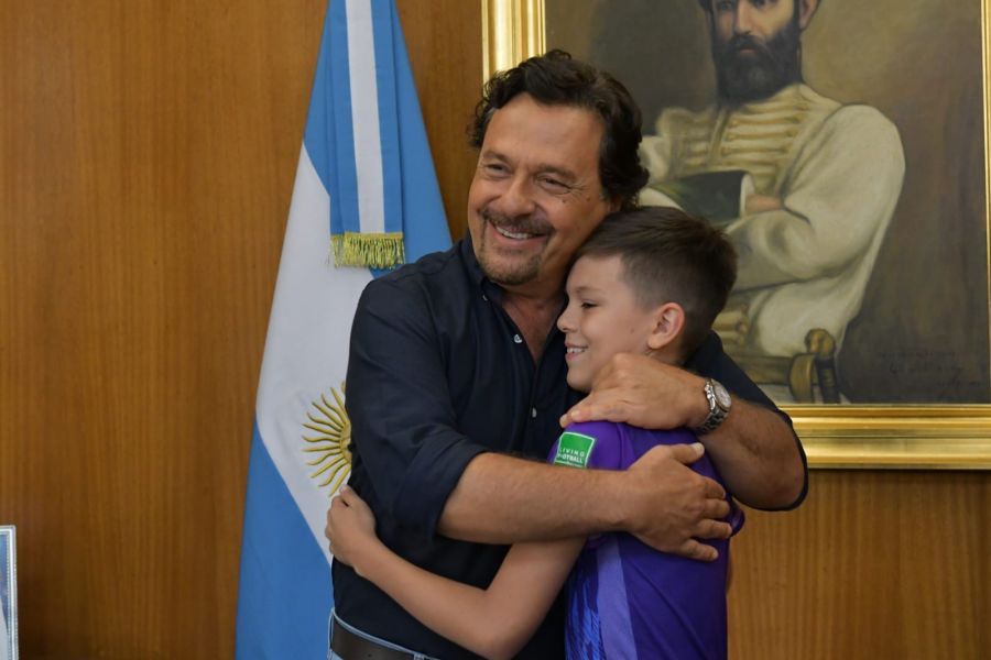 José junto al gobernador Gustavo Sáenz durante el encuentro en Casa de Gobierno.
