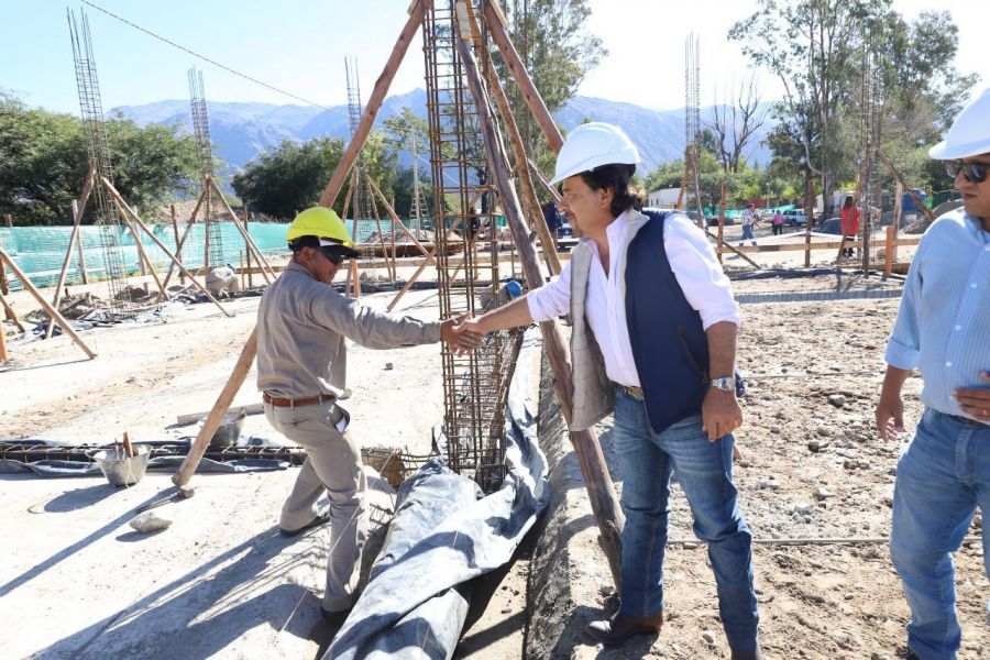 El gobernador Sáenz supervisó en Cafayate dos importantes obras en las que se invierten alrededor de $950 millones