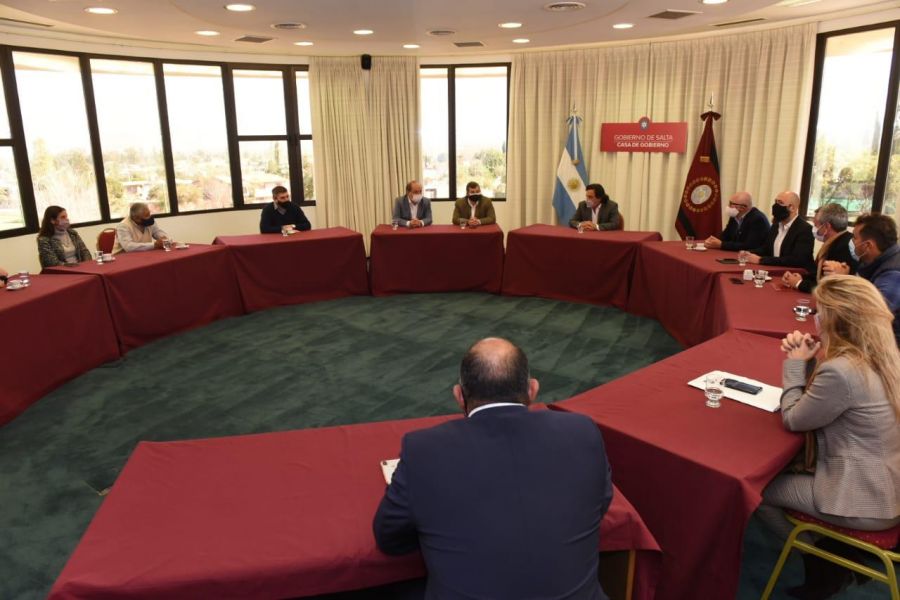 COVID-19: El Gobernador se reunió con representantes del comercio, gastronomía y turismo