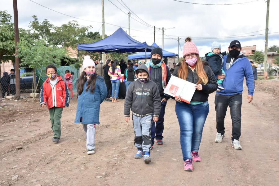 Familias de El Bordo recibieron soluciones habitacionales