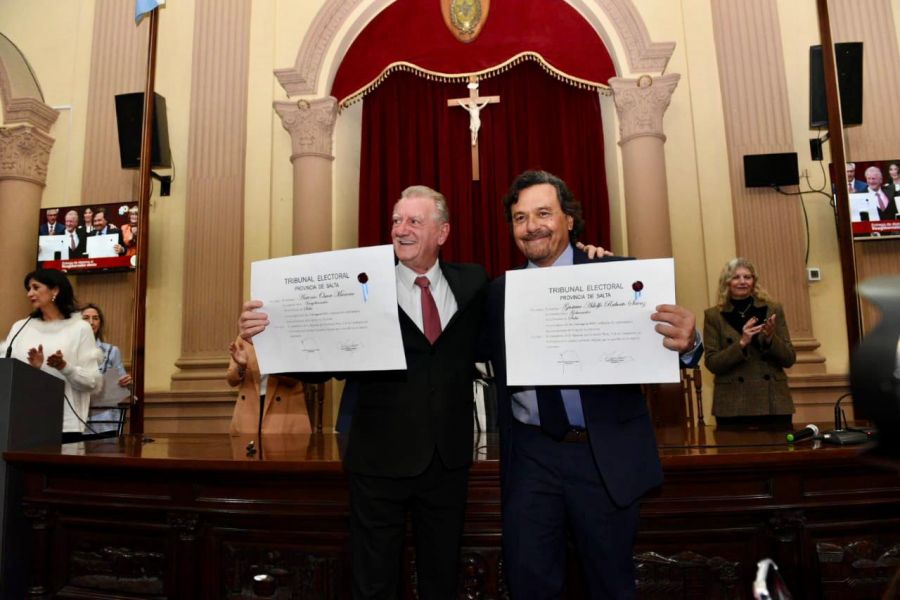Sáenz recibió del Tribunal Electoral el diploma como Gobernador de Salta electo en los comicios de mayo