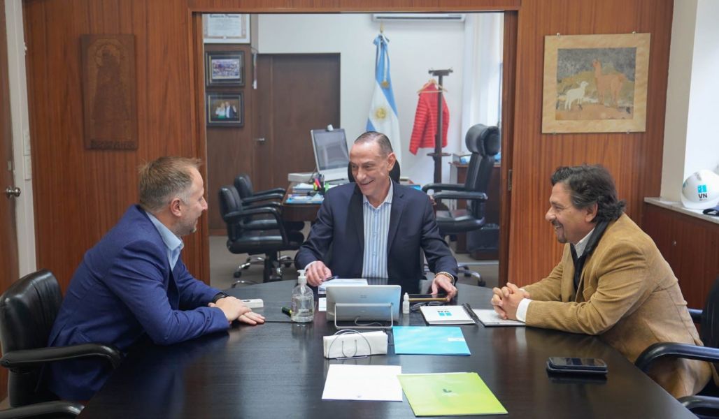 Con autoridades de Vialidad Nacional, Sáenz repasó la agenda de obras para Salta