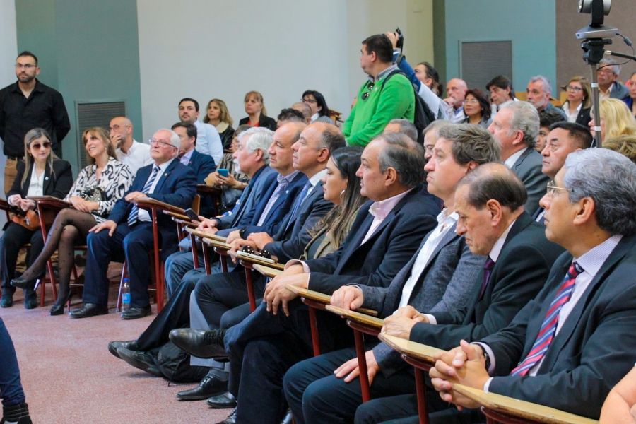 Los primeros estudiantes de medicina de la UNSa recibieron sus diplomas