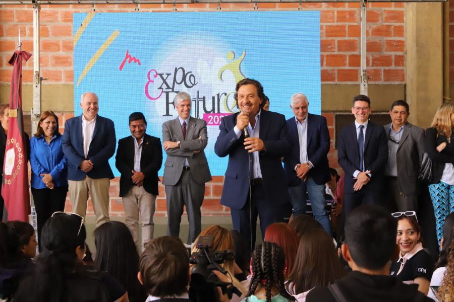 El gobernador Gustavo Sáenz durante la primera jornada de la Expo Futuro de Salta capital.