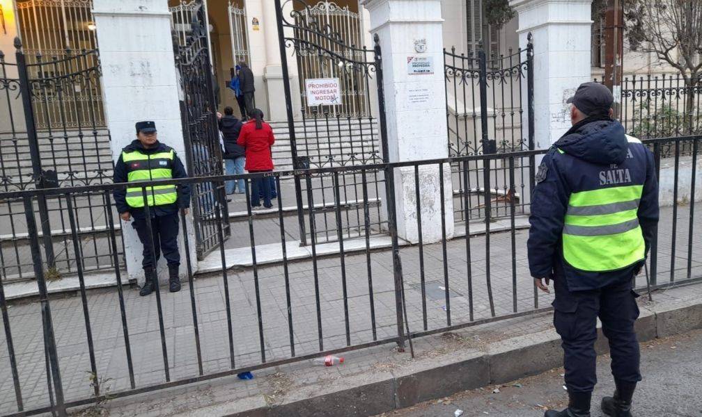 La Policía de Salta controla el cumplimiento de la veda electoral