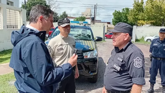Entrega de móviles policiales