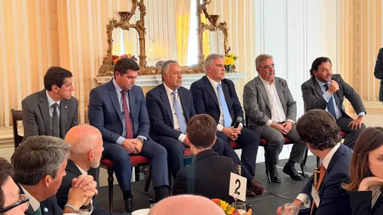 Sáenz participó en el Council of the Americas de un encuentro con líderes empresariales e inversores